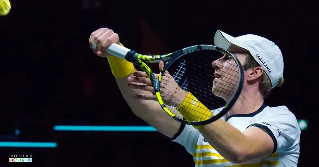 Van de Zandschulp naar vierde ronde US Open na zwaarbevochten zege op Bergs